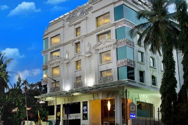 Escorts Service Near Hotel La Marvella Jayanagar Bangalore